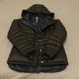 Athleta black puffer coat snap closure